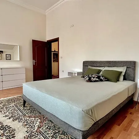 Loft With A Private Bath And A Dining + Shared Kitchen Appartamento Antalia