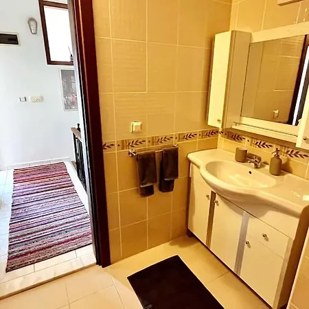 Loft With A Private Bath And A Dining + Shared Kitchen *